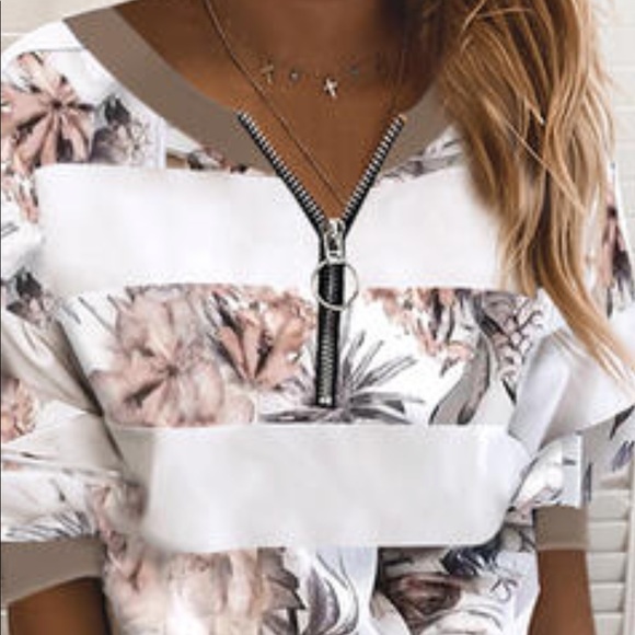 Tops - Womens sweatshirt